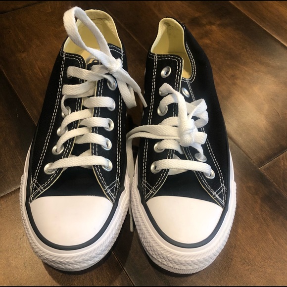 CONVERSE CHUCK TAYLOR ALL STAR LOW TOP SNEAKER NWOT - Picture 2 of 16